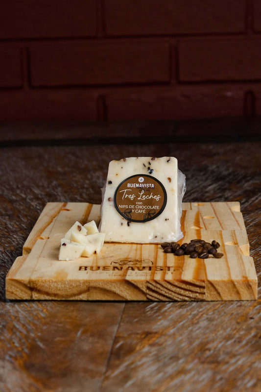 Queso Tres Leches con Nips de Chocolate y Café