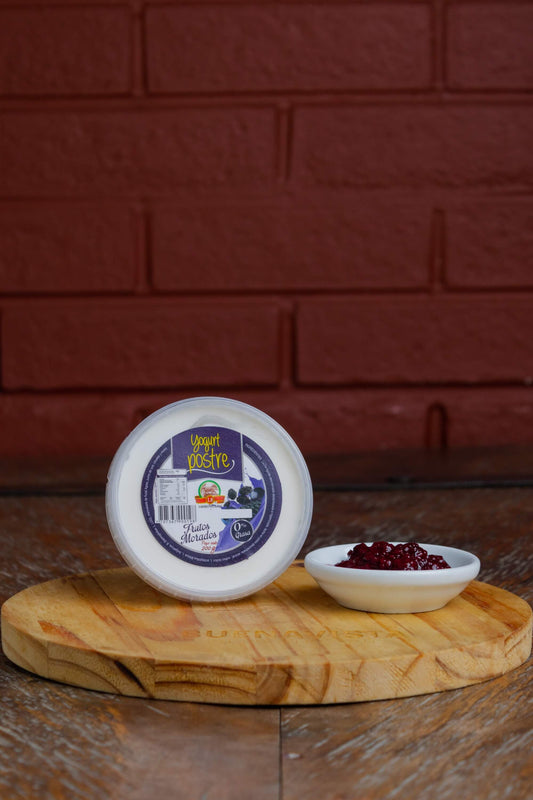 Yogurt Postre con Frutos Morados